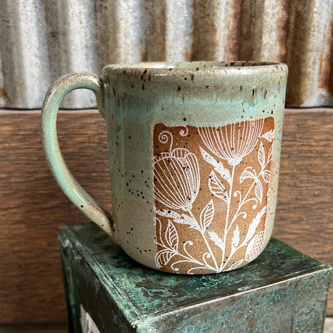 Mug with floral pattern (C26)