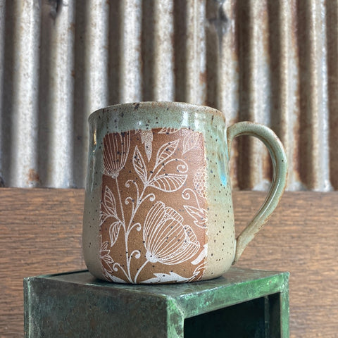 Mug with floral pattern (C33)