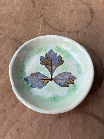 Leaf Pottery - Smooth Sumac Dish (1)