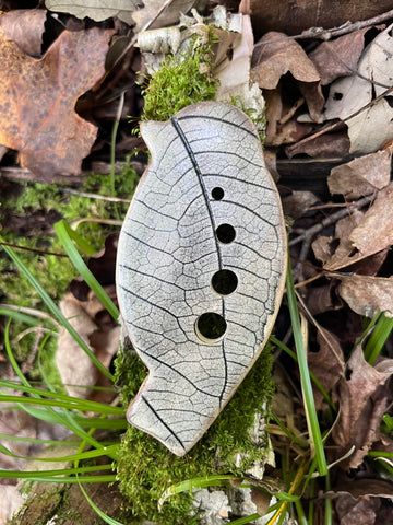 Herb Stripper - Bird with leaf print, wood grain
