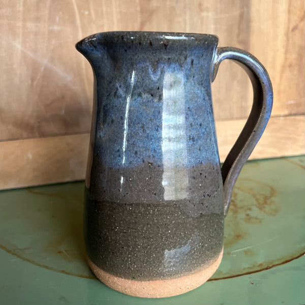 Pitcher vessel - Twilight on speckle