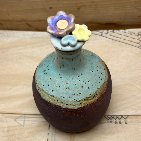 Bud Vase with Flower Stopper (FL23)