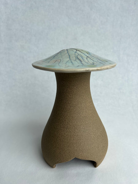 Mushroom Garden House - Bloodroot leaf impression (Q03)