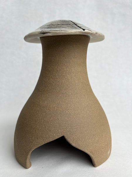 Mushroom Garden House - Bee Balm leaf impression (Q07)
