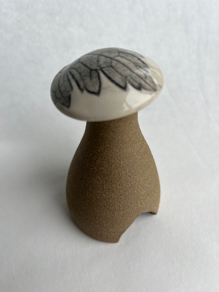 Mushroom Garden House - Geranium leaf impression (Q12)