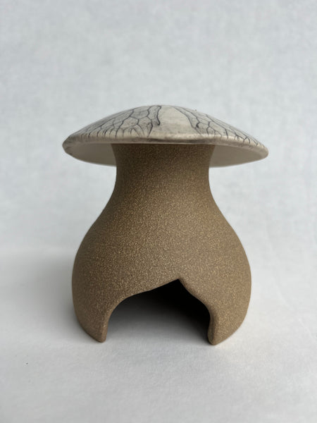 Mushroom Garden House - Wild Geranium leaf impression (Q13)