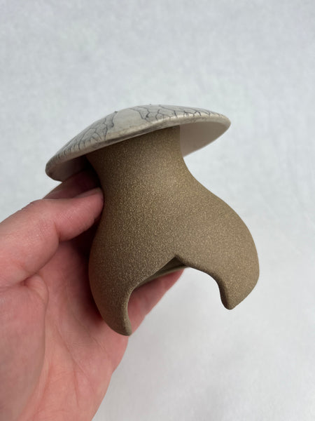 Mushroom Garden House - Wild Geranium leaf impression (Q13)