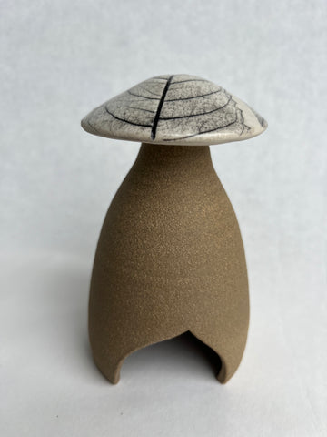 Mushroom Garden House - Bee Balm leaf impression (Q14)