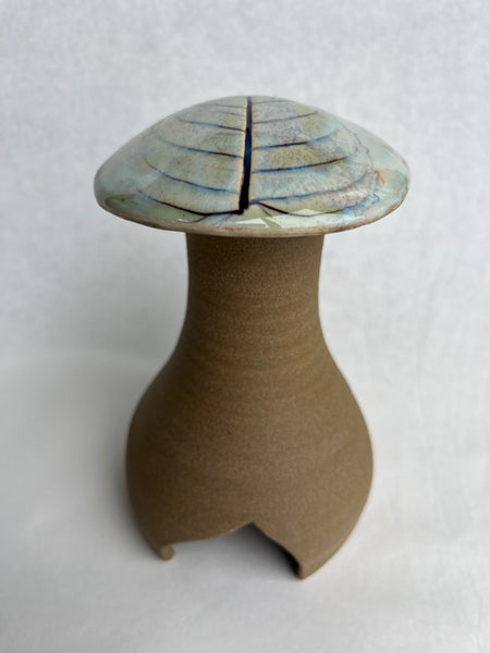 Mushroom Garden House - Bee Balm leaf impression (Q15)