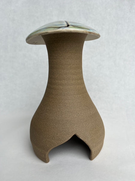 Mushroom Garden House - Bee Balm leaf impression (Q15)