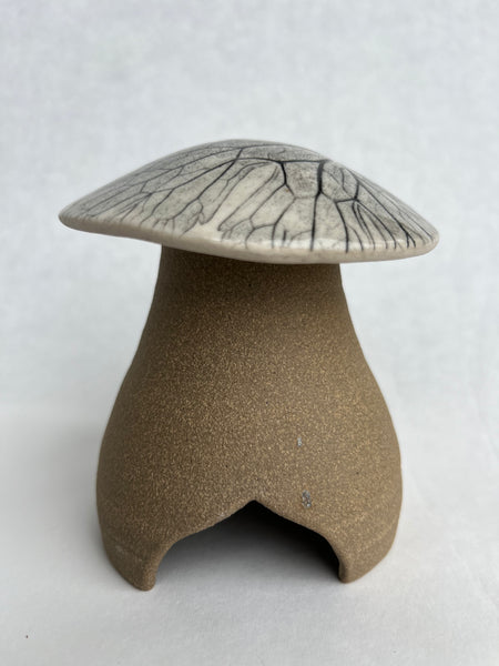 Mushroom Garden House - Wild Geranium leaf impression (Q16)